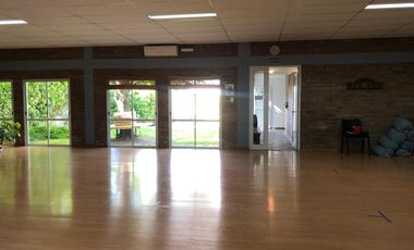 Centricos Casa y Salón en VENTA en General Roca, Río Negro