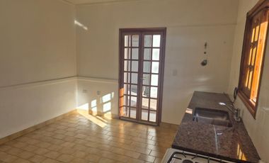 Centricos Casa y Salón en VENTA en General Roca, Río Negro