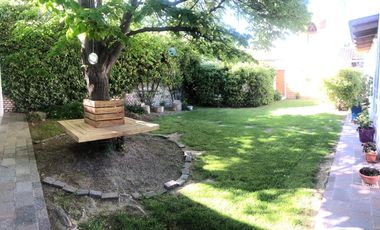 Centricos Casa y Salón en VENTA en General Roca, Río Negro