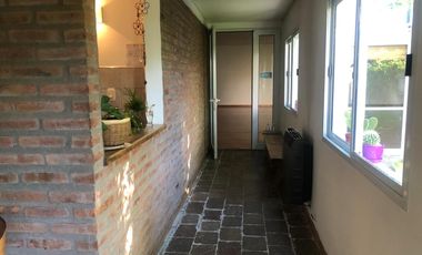 Centricos Casa y Salón en VENTA en General Roca, Río Negro