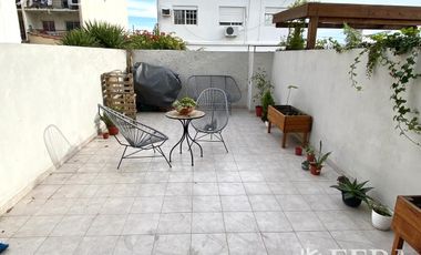 Venta de Departamento de 2 ambientes en Wilde con patio y cochera opcional (24324)