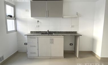 Venta de Departamento de 2 ambientes en Wilde con patio y cochera opcional (24324)