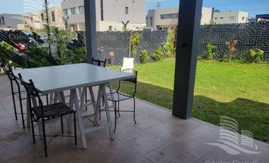 Luminosa Casa en Venta / Spring Park - Pilar