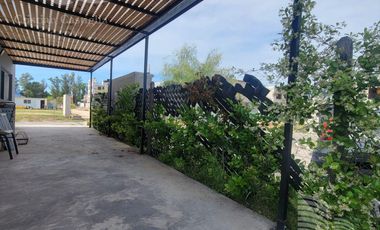 Luminosa Casa en Venta / Spring Park - Pilar