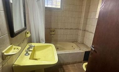 Casa en venta - 4 Dormitorios 2 Baños - Mar del Plata