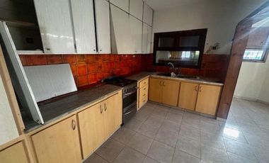 Casa en venta - 4 Dormitorios 2 Baños - Mar del Plata