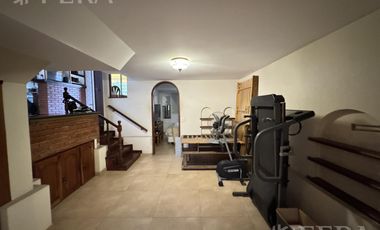 Venta casa 5 ambientes con cochera y quincho en Wilde