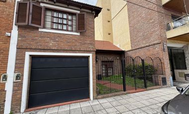 Venta casa 5 ambientes con cochera y quincho en Wilde