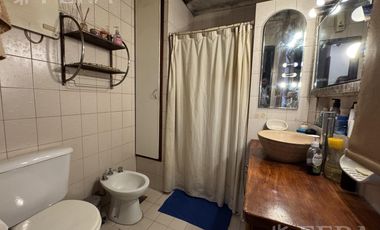 Venta casa 5 ambientes con cochera y quincho en Wilde