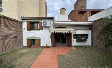 Venta casa 5 ambientes con cochera y quincho en Wilde