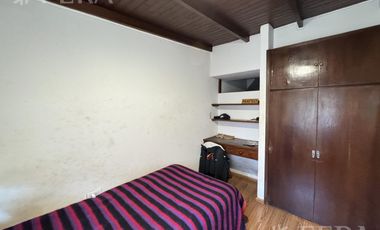 Venta casa 5 ambientes con cochera y quincho en Wilde