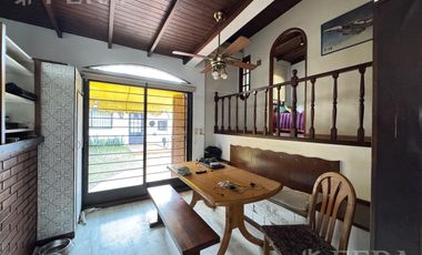 Venta casa 5 ambientes con cochera y quincho en Wilde