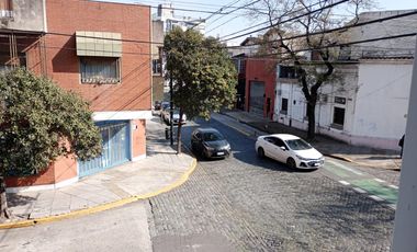 FLORESTA 2 AMBIENTES. FRENTE. SUPER LUMINOSO.