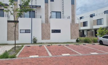 Casa en Venta con 3 Habitaciones, Alberca y Amenidades en Xochitepec, Mor.