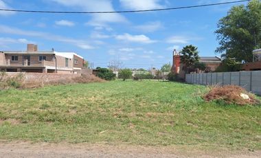 Venta terreno Funes Town