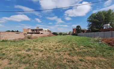 Venta terreno Funes Town