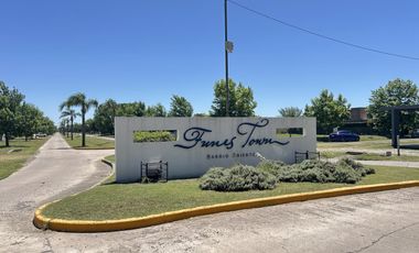 Venta terreno Funes Town