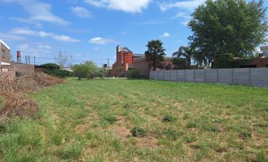 Venta terreno Funes Town