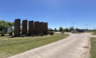 Venta terreno Funes Town