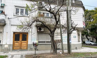 Departamento de 3 ambientes en venta en Remedios de Escalada.