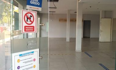 Imponente Local - Billinghurst- Frente a la plaza- Ideal Entidad Bancaria