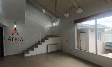 Excelente Departamento en Alquiler! Living- Cocina- Comedor- 3 Dorm. Fogón y Deck.