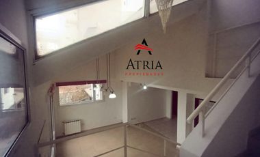 Excelente Departamento en Alquiler! Living- Cocina- Comedor- 3 Dorm. Fogón y Deck.