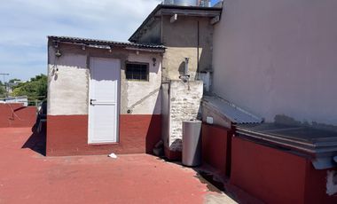 MB Ph en 1er Piso. al frente 4 Ambientes mas terraza. A 1 cuadra Estación José Marmol