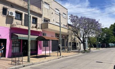 MB Ph en 1er Piso. al frente 4 Ambientes mas terraza. A 1 cuadra Estación José Marmol