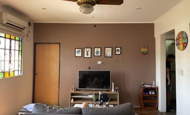 MB Ph en 1er Piso. al frente 4 Ambientes mas terraza. A 1 cuadra Estación José Marmol