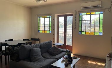 MB Ph en 1er Piso. al frente 4 Ambientes mas terraza. A 1 cuadra Estación José Marmol