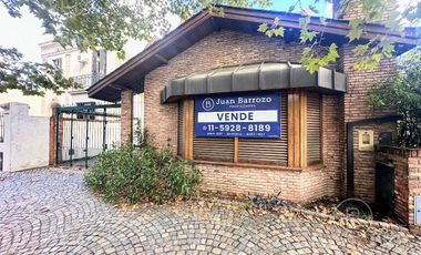 Venta Chalet con 5 dormitorios y fondo libre. Lomas de Zamora Oeste