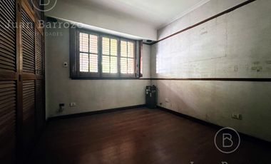 Venta Chalet con 5 dormitorios y fondo libre. Lomas de Zamora Oeste