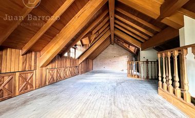 Venta Chalet con 5 dormitorios y fondo libre. Lomas de Zamora Oeste