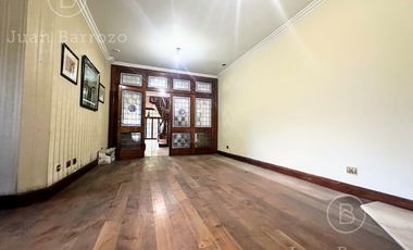 Venta Chalet con 5 dormitorios y fondo libre. Lomas de Zamora Oeste