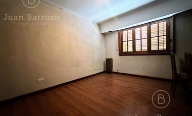 Venta Chalet con 5 dormitorios y fondo libre. Lomas de Zamora Oeste