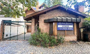 Venta Chalet con 5 dormitorios y fondo libre. Lomas de Zamora Oeste