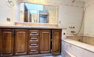 Venta Chalet con 5 dormitorios y fondo libre. Lomas de Zamora Oeste