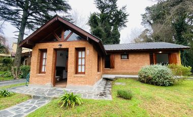 VENTA | CHALET DE LADRILLOS | 3 AMB CON PILETA | SIERRA DE LOS PADRES