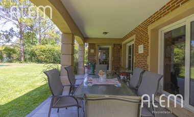 Casa en venta en Saint Thomas Sur, Canning