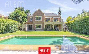 Casa en venta en Saint Thomas Sur, Canning