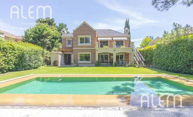 Casa en venta en Saint Thomas Sur, Canning