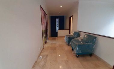 Disewakan rumah crystal golf Citraland utama Surabaya barat