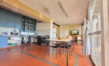 Casa en Villa Ballester - Venta - Cuatro ambientes.