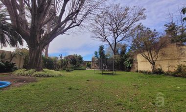 Casa en Villa Ballester - Venta - Cuatro ambientes.