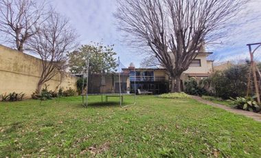 Casa en Villa Ballester - Venta - Cuatro ambientes.