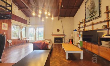 Casa en Villa Ballester - Venta - Cuatro ambientes.