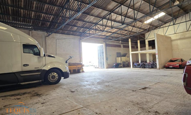 Nave Industrial en Renta Cercas del Centro de Ezequiel Montes con Oficinas