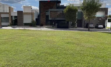 TERRENO EXCELENTE UBICACIÓN, PARQUE POTOSÍ