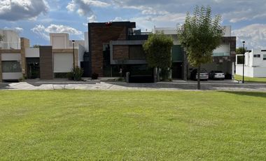 TERRENO EXCELENTE UBICACIÓN, PARQUE POTOSÍ